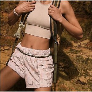 Free People Movement Women's In the‎ Wild Printed Shorts Size L Ivory Combo NWT